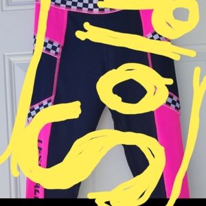 THIS LEGGINGS  ARE SOLD OUT.( ZUMBA PINK & BLACK LEGGING)<----VENDIDO